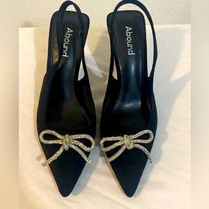 Abound sueded black fabric rhinestone bow accent slingback 3" heels, size 6